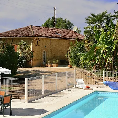 Traditional With Pool Villa Estang