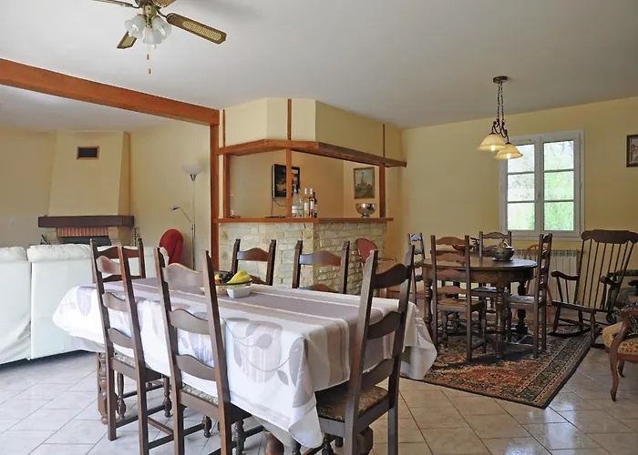 In France Near Scenic Landmarks Vila *